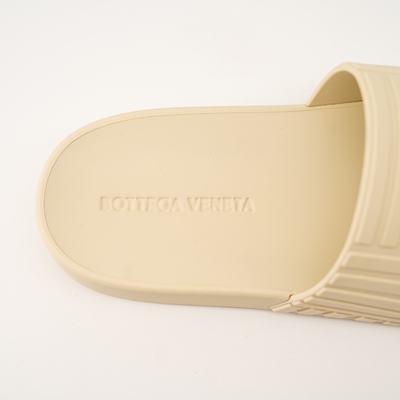 size 42 9 us Bottega Veneta Sea Salt Rubber Slide Sandals  display picture 1